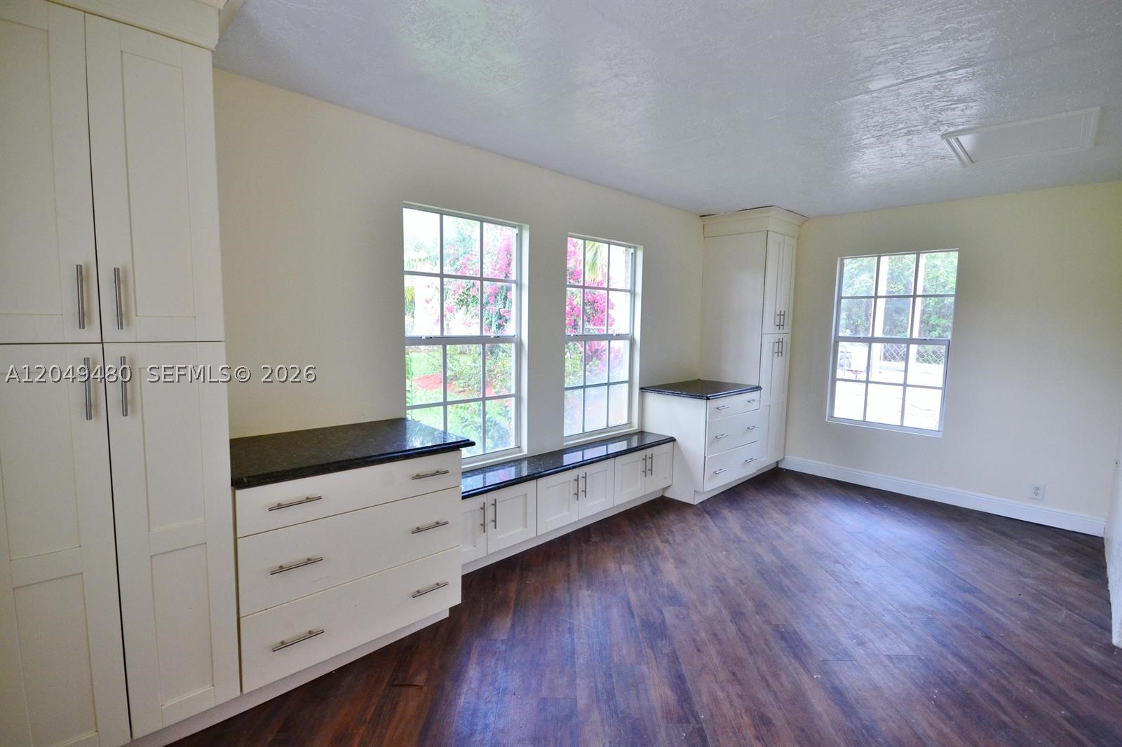 23-42-40~ S 243.6 FT OF N - Residential