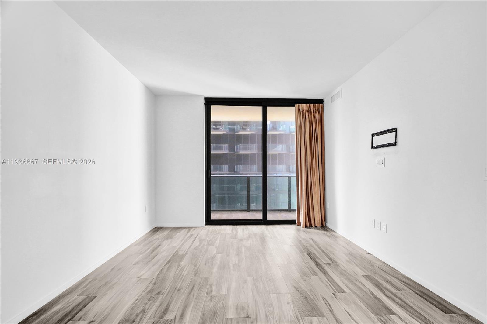 801 SMA RESIDENCES CONDO - Residential
