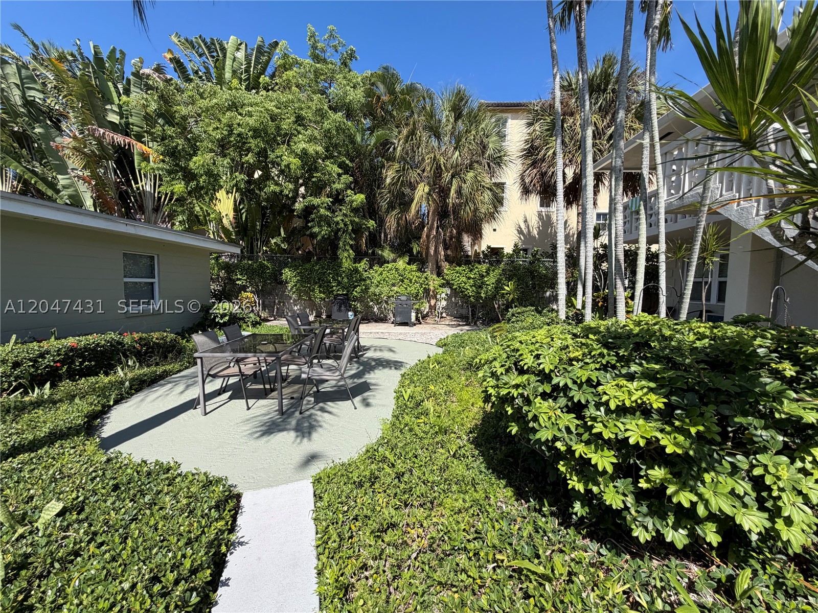 MID MARI CONDO - Residential
