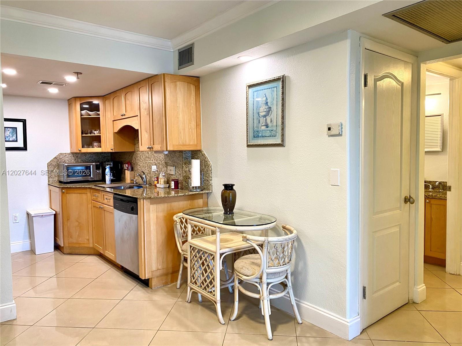 WATERVIEW CONDO - Residential Lease
