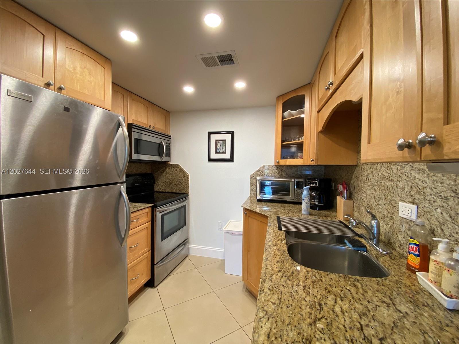 WATERVIEW CONDO - Residential Lease