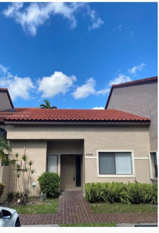 S & R / LE MIRAGE - Residential Lease