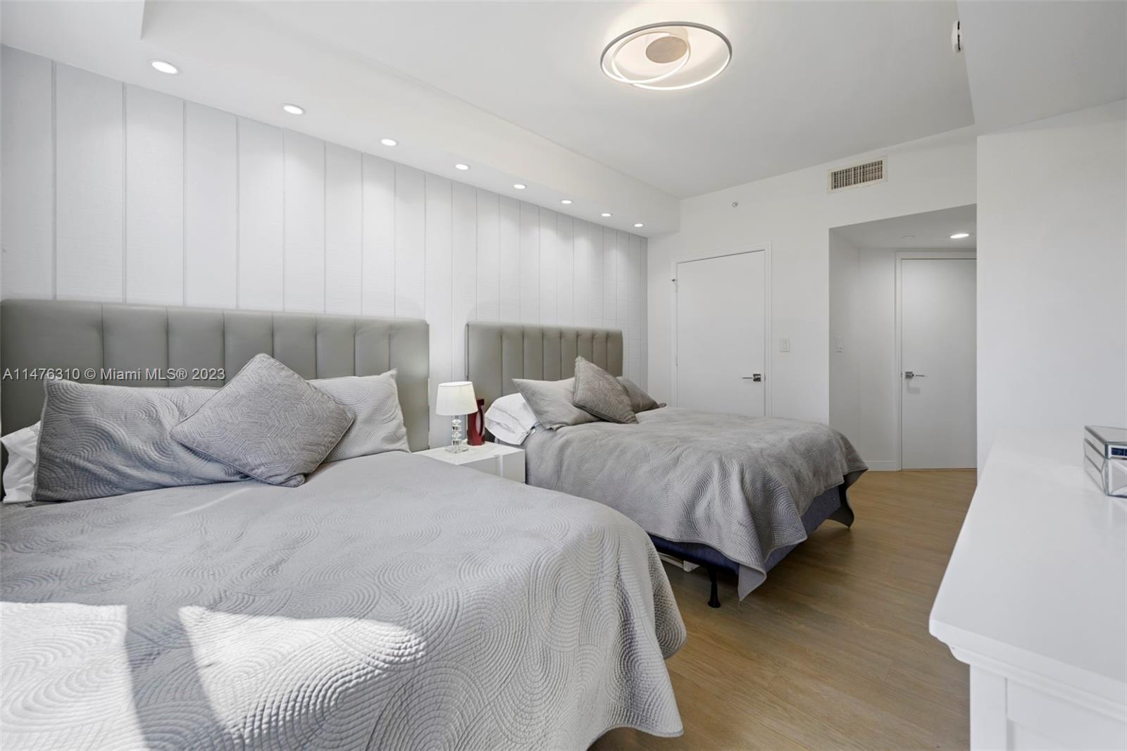TURNBERRY VILLAGE South - Residential