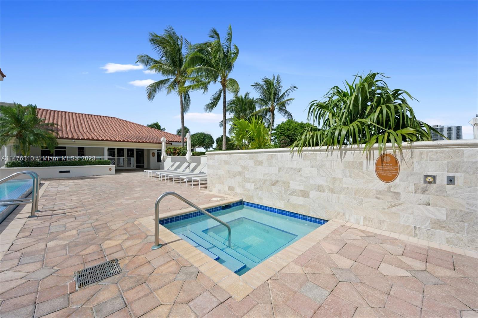 TURNBERRY VILLAGE South - Residential