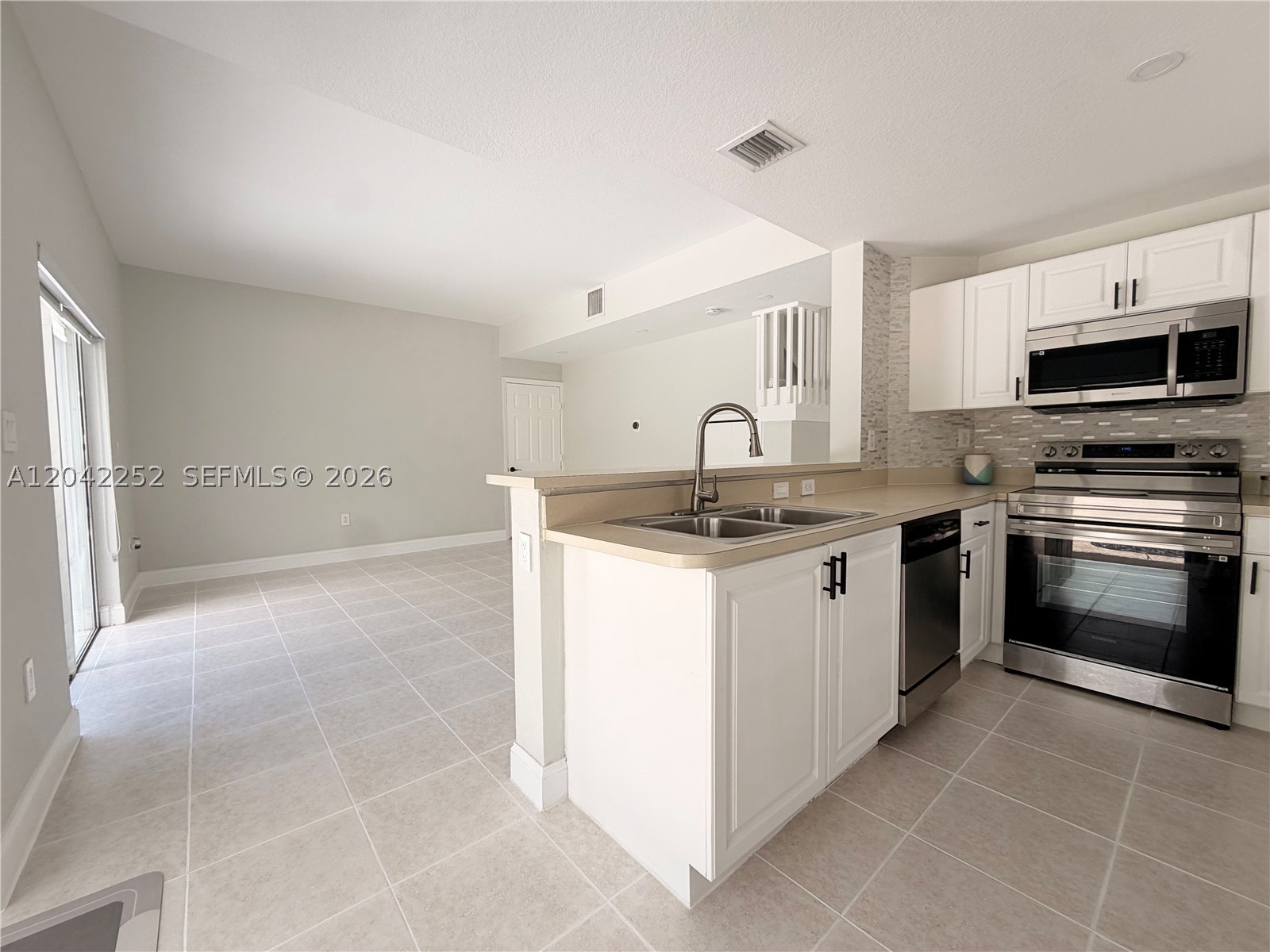 MANGUS SUB SEC 1 - Residential Lease