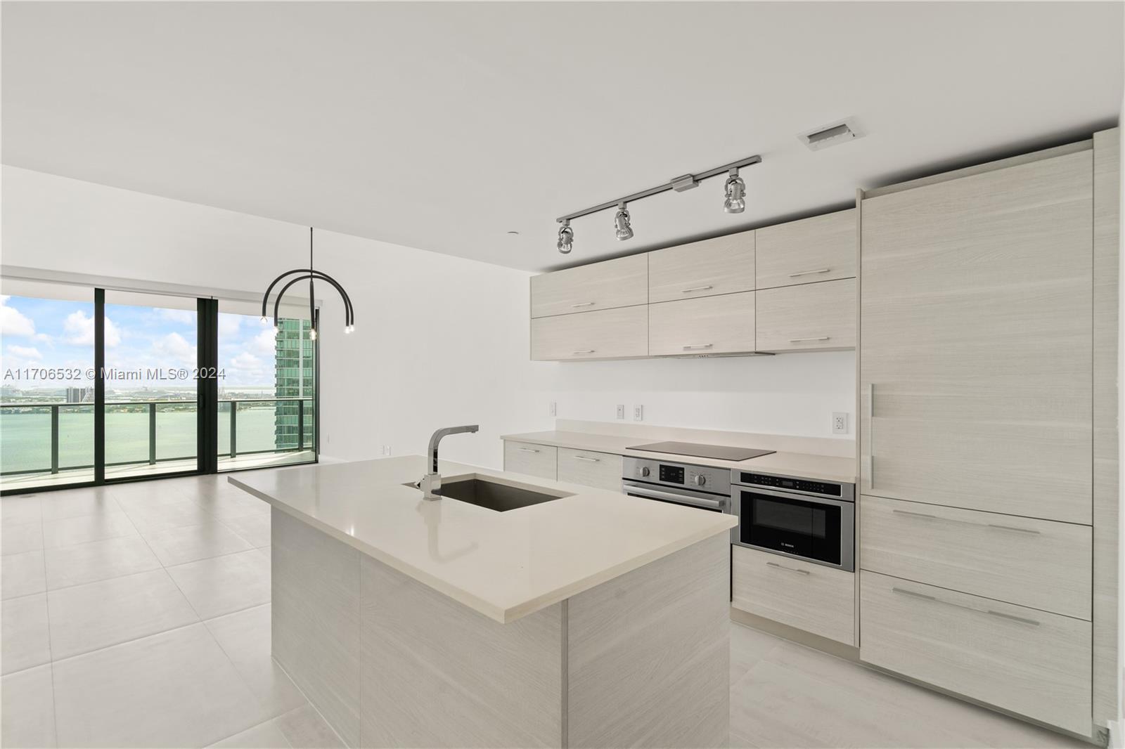 PARAISO BAY CONDO - Residential