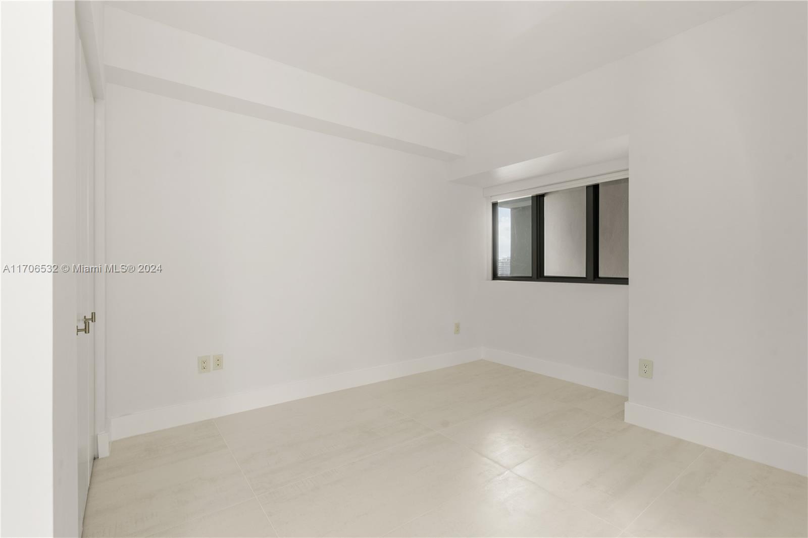PARAISO BAY CONDO - Residential