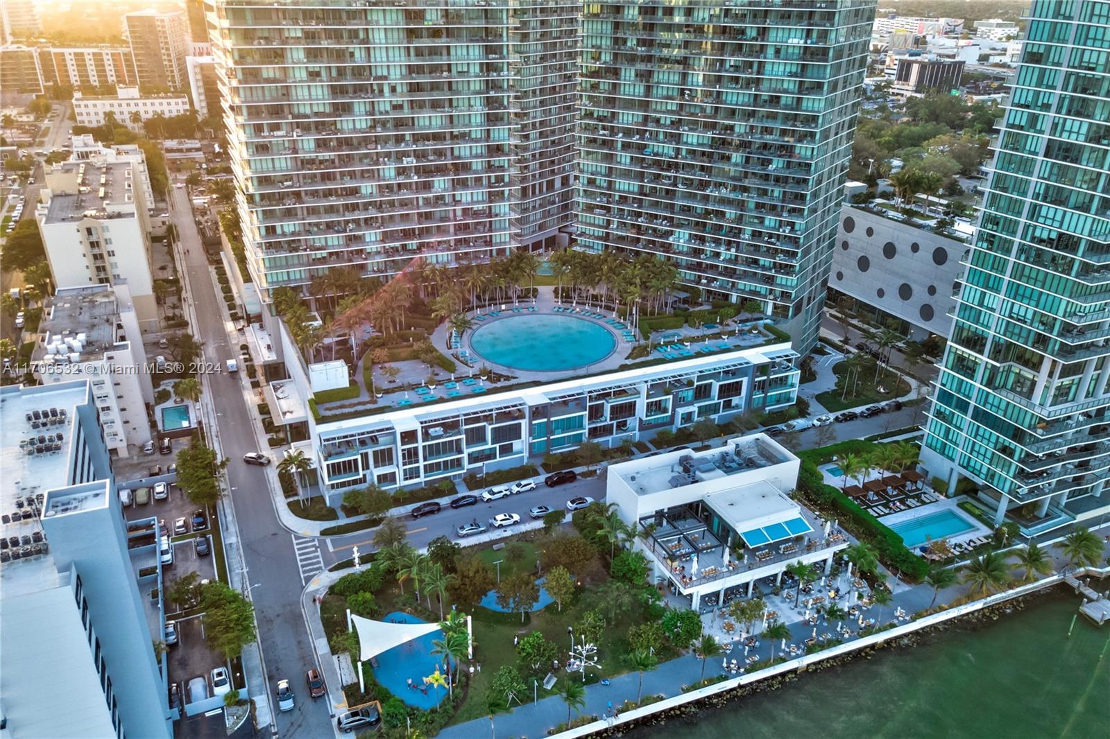 PARAISO BAY CONDO - Residential