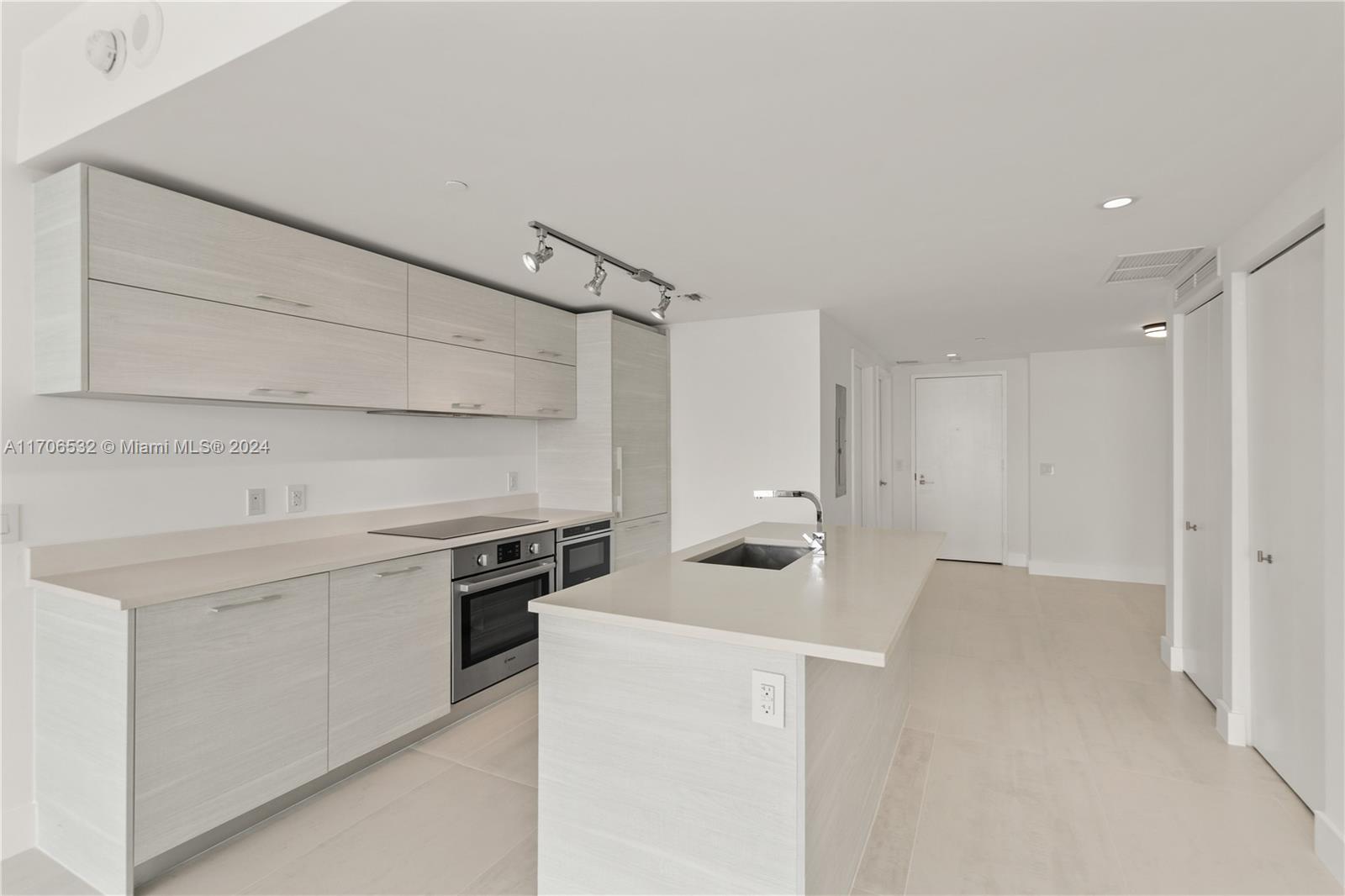 PARAISO BAY CONDO - Residential