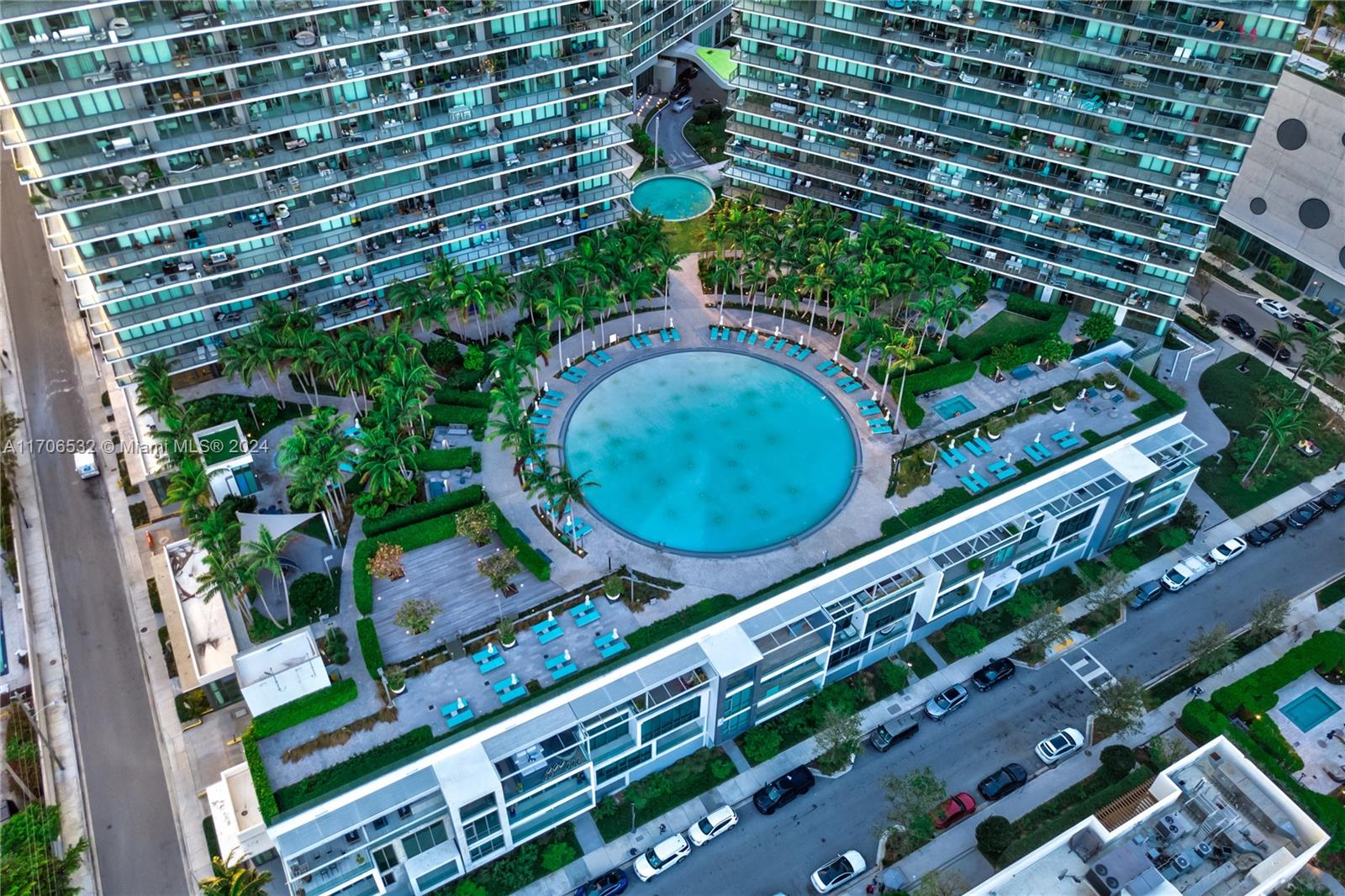 PARAISO BAY CONDO - Residential