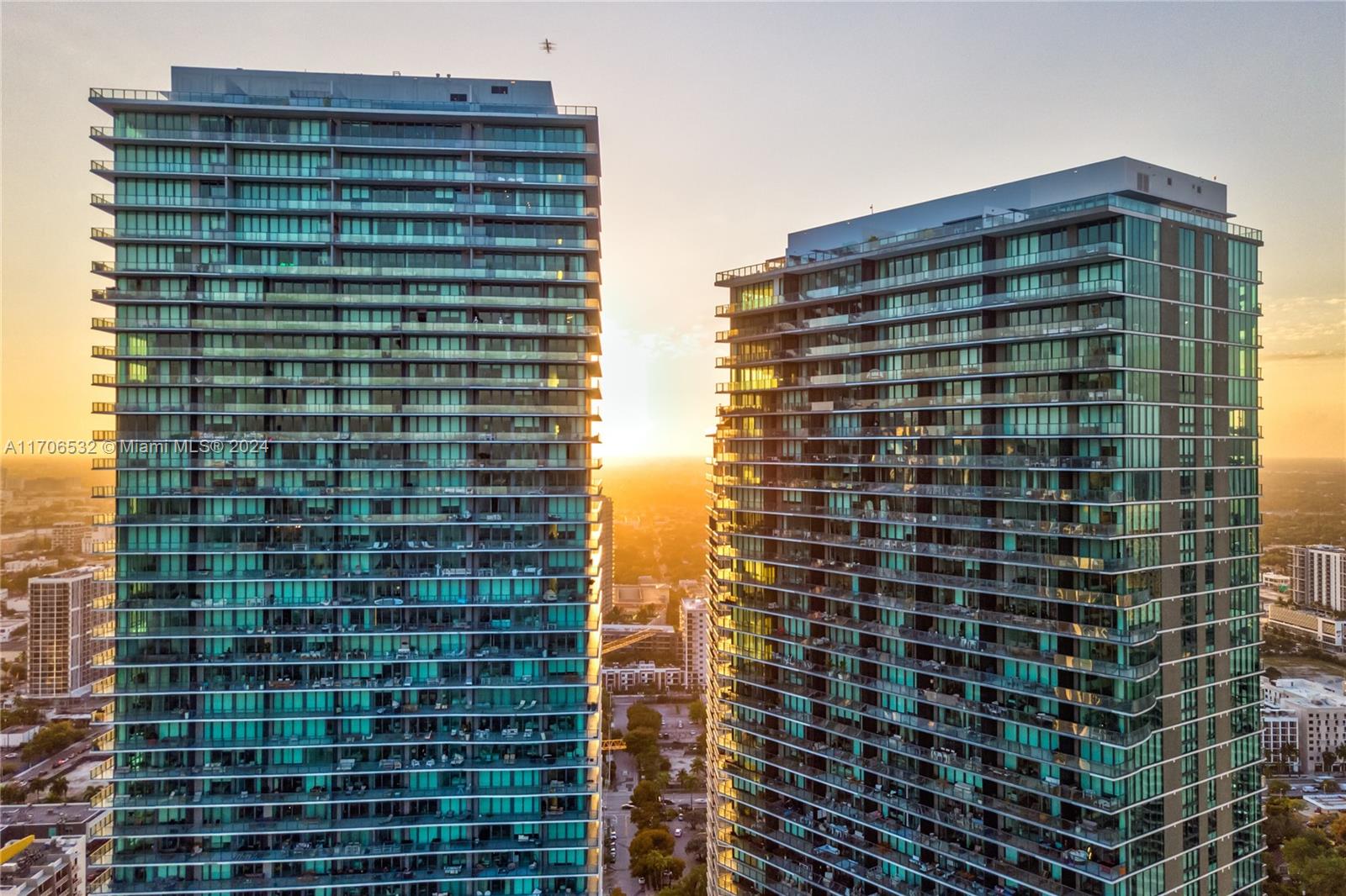 PARAISO BAY CONDO - Residential