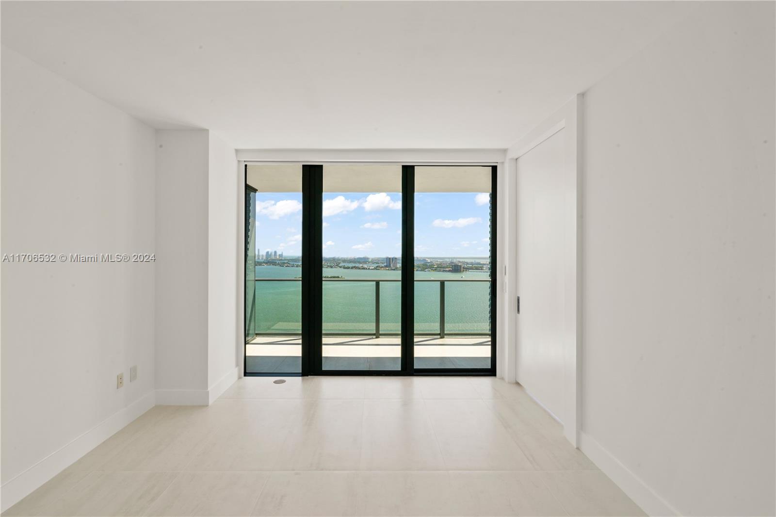 PARAISO BAY CONDO - Residential
