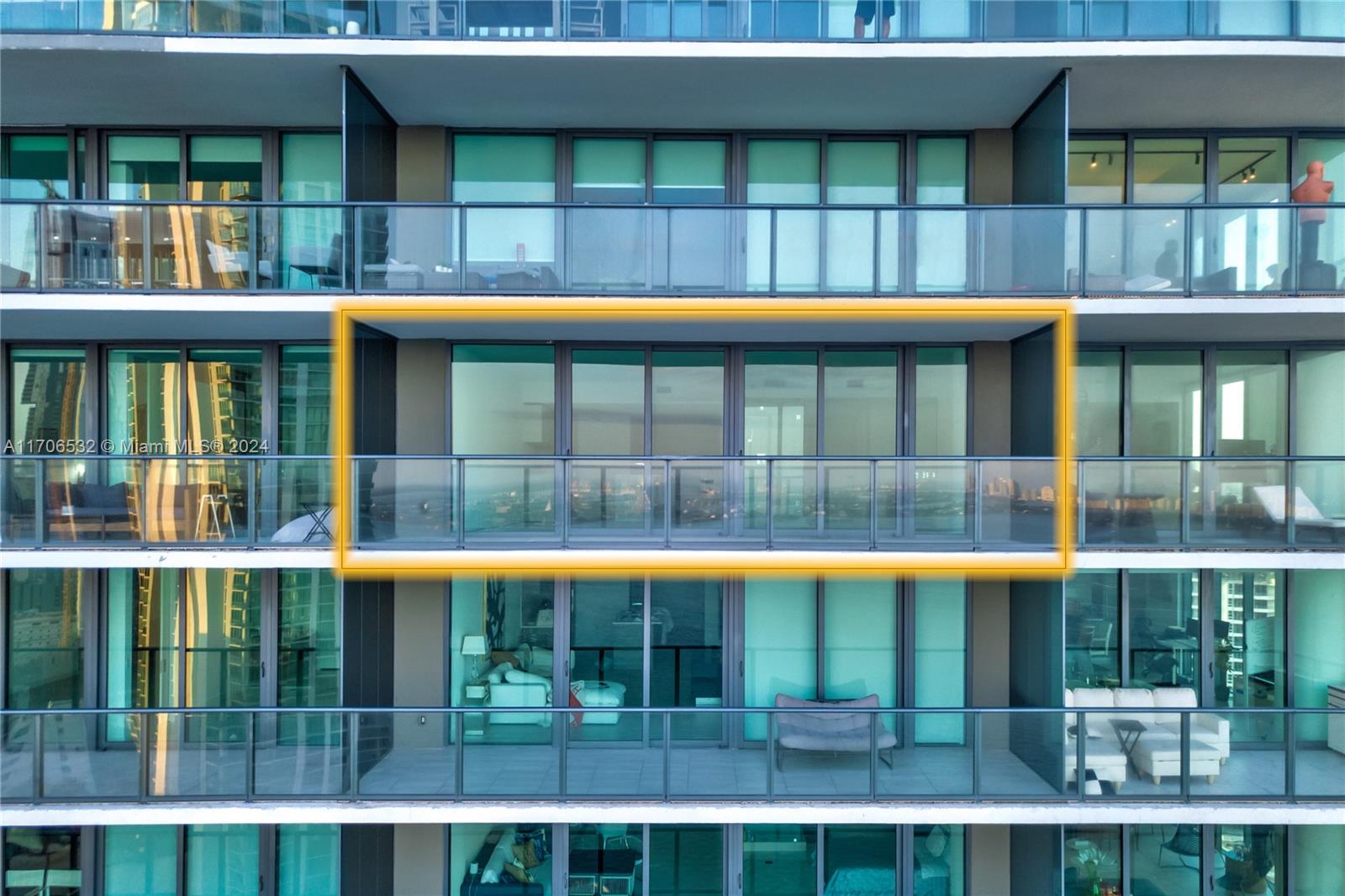 PARAISO BAY CONDO - Residential