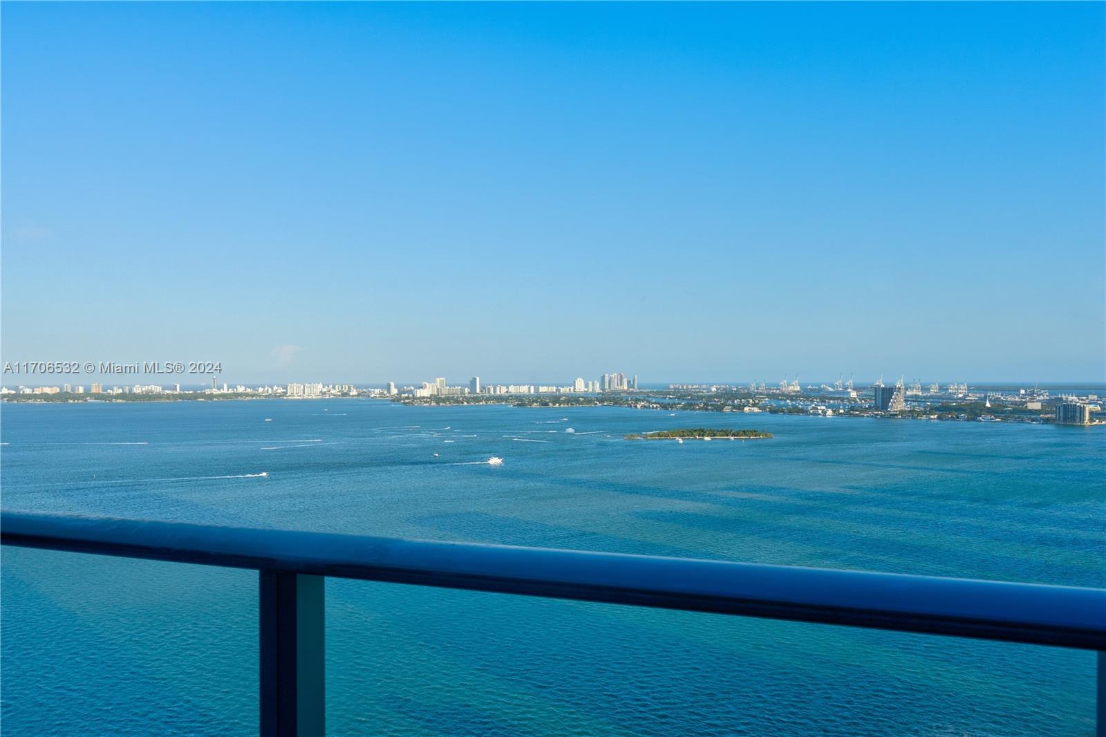 PARAISO BAY CONDO - Residential