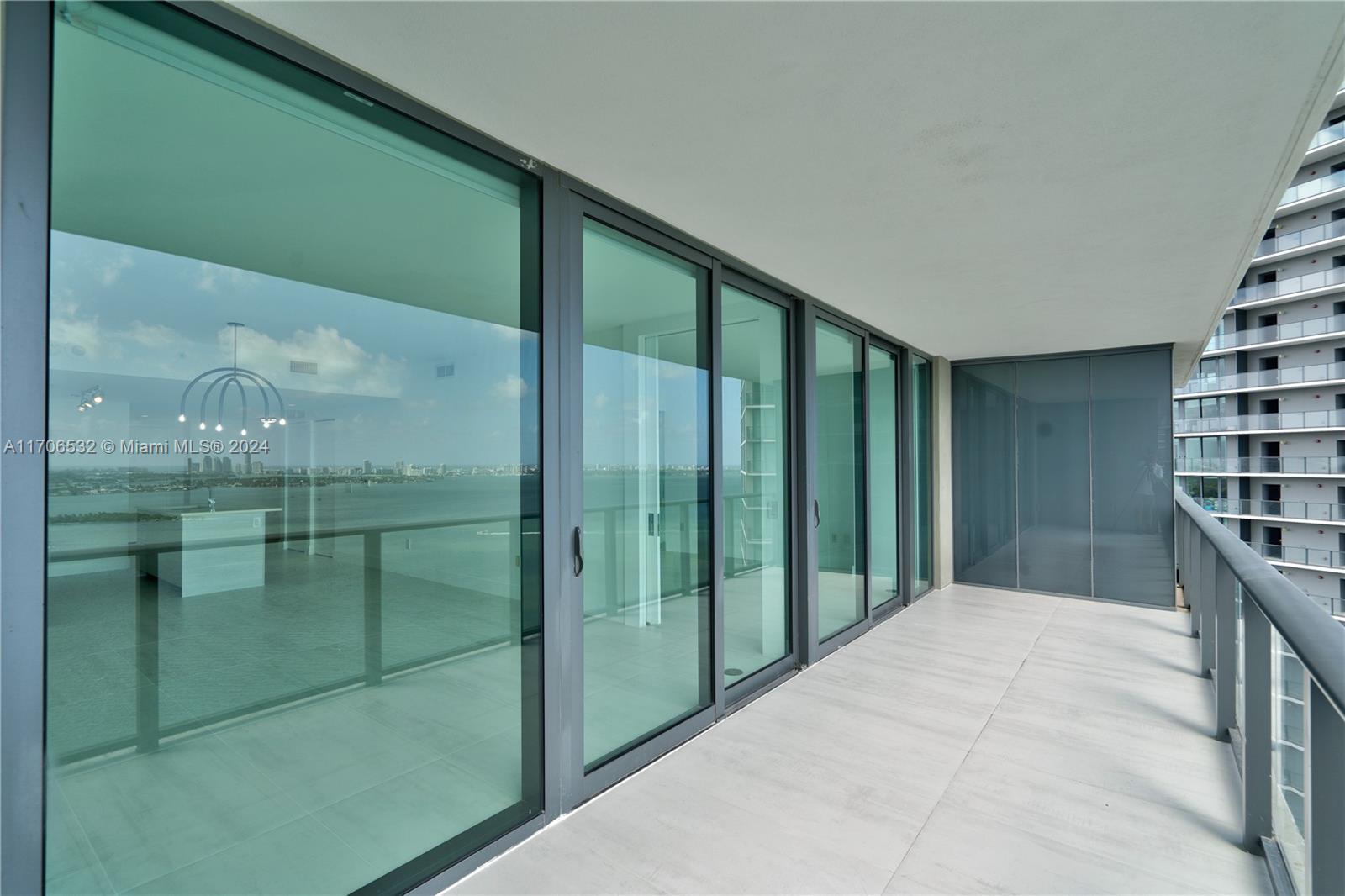 PARAISO BAY CONDO - Residential
