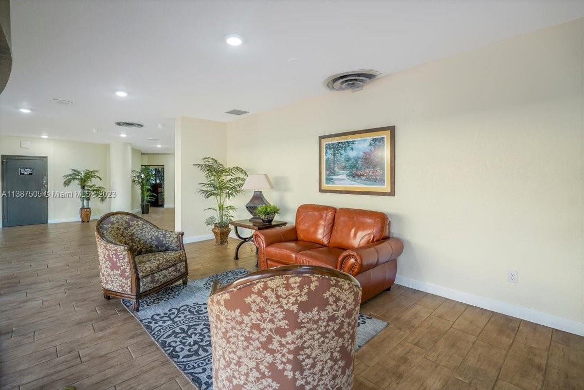 SUNRISE LAKES 121 CONDO - Residential