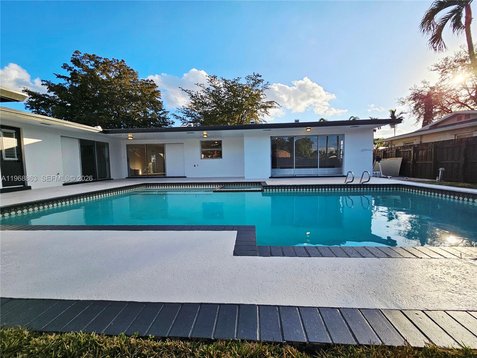 PEMBROKE LAKES SEC 2 - Residential