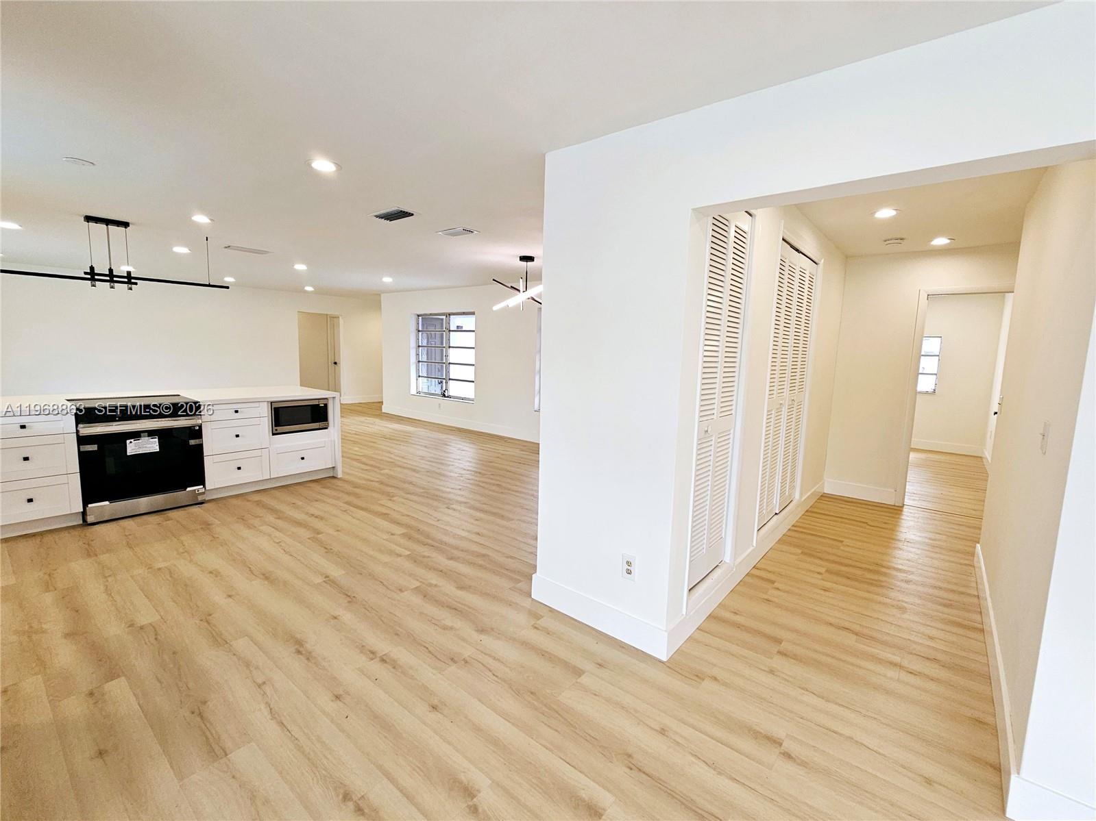 PEMBROKE LAKES SEC 2 - Residential