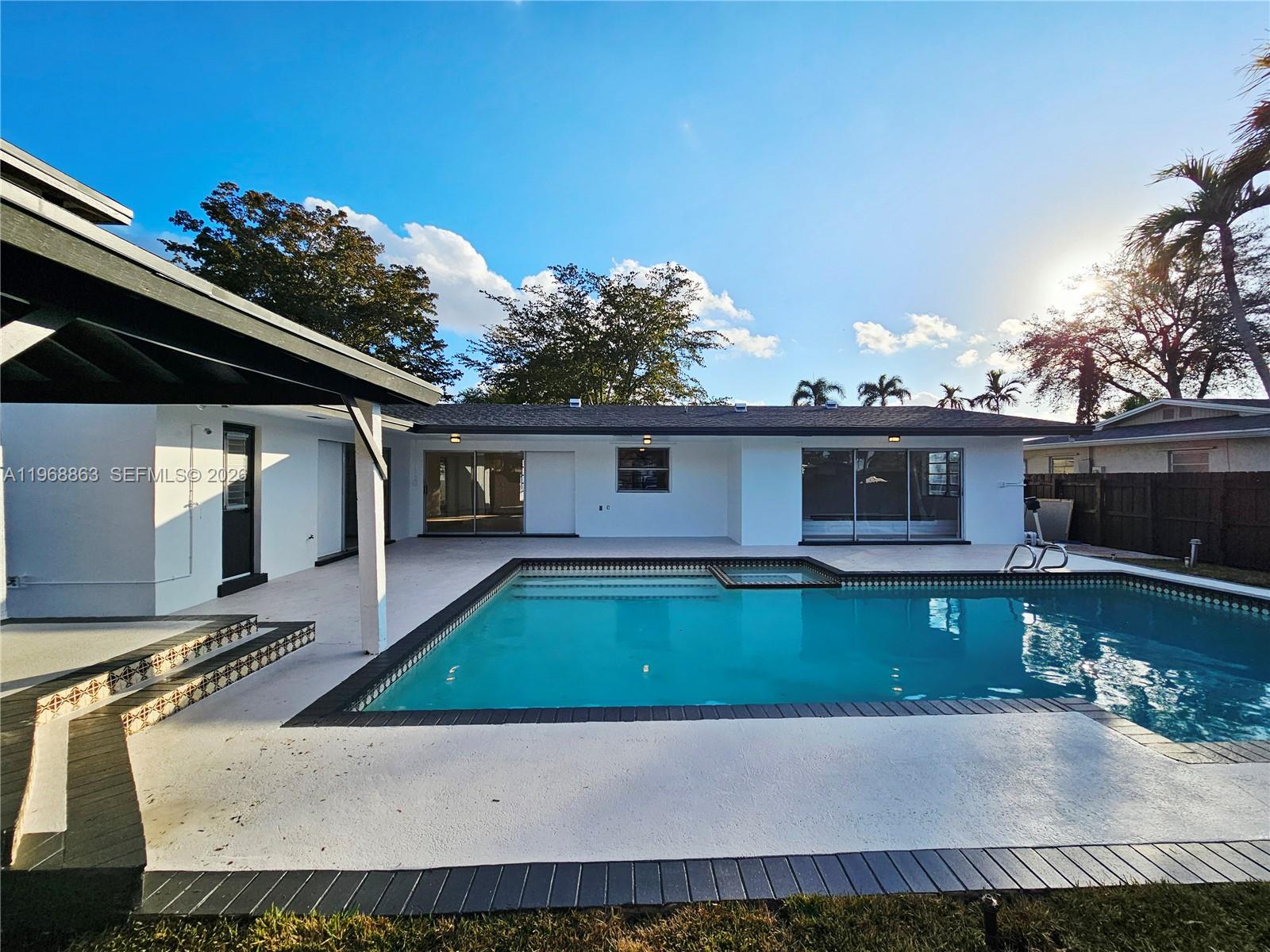 PEMBROKE LAKES SEC 2 - Residential