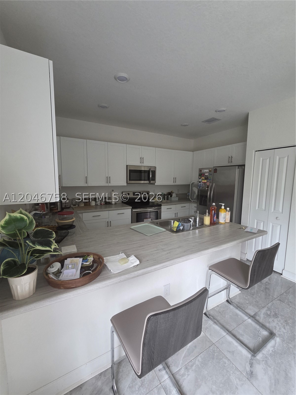 VIA VENTURA NEIGHBORHOOD - Residential Lease