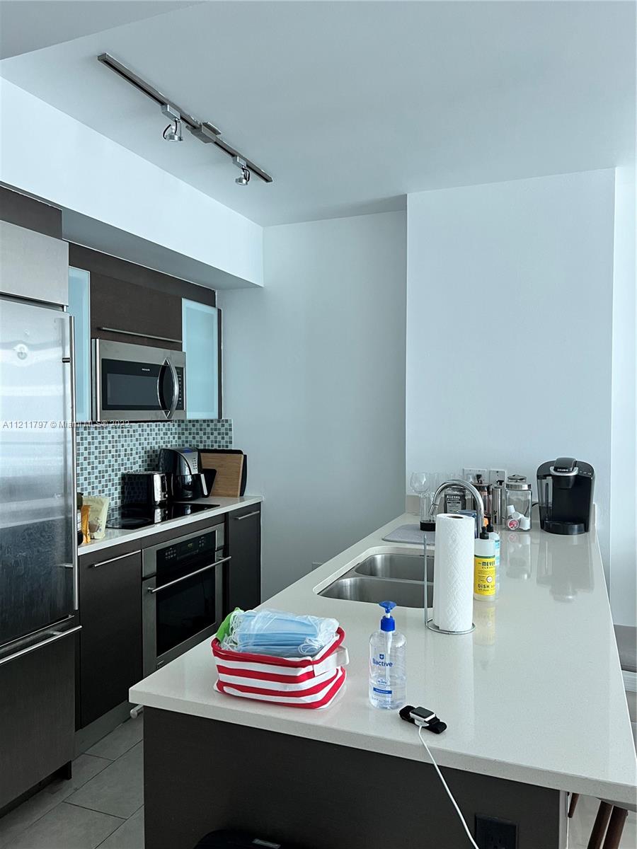 500 BRICKELL EAST CONDO - Residential Lease