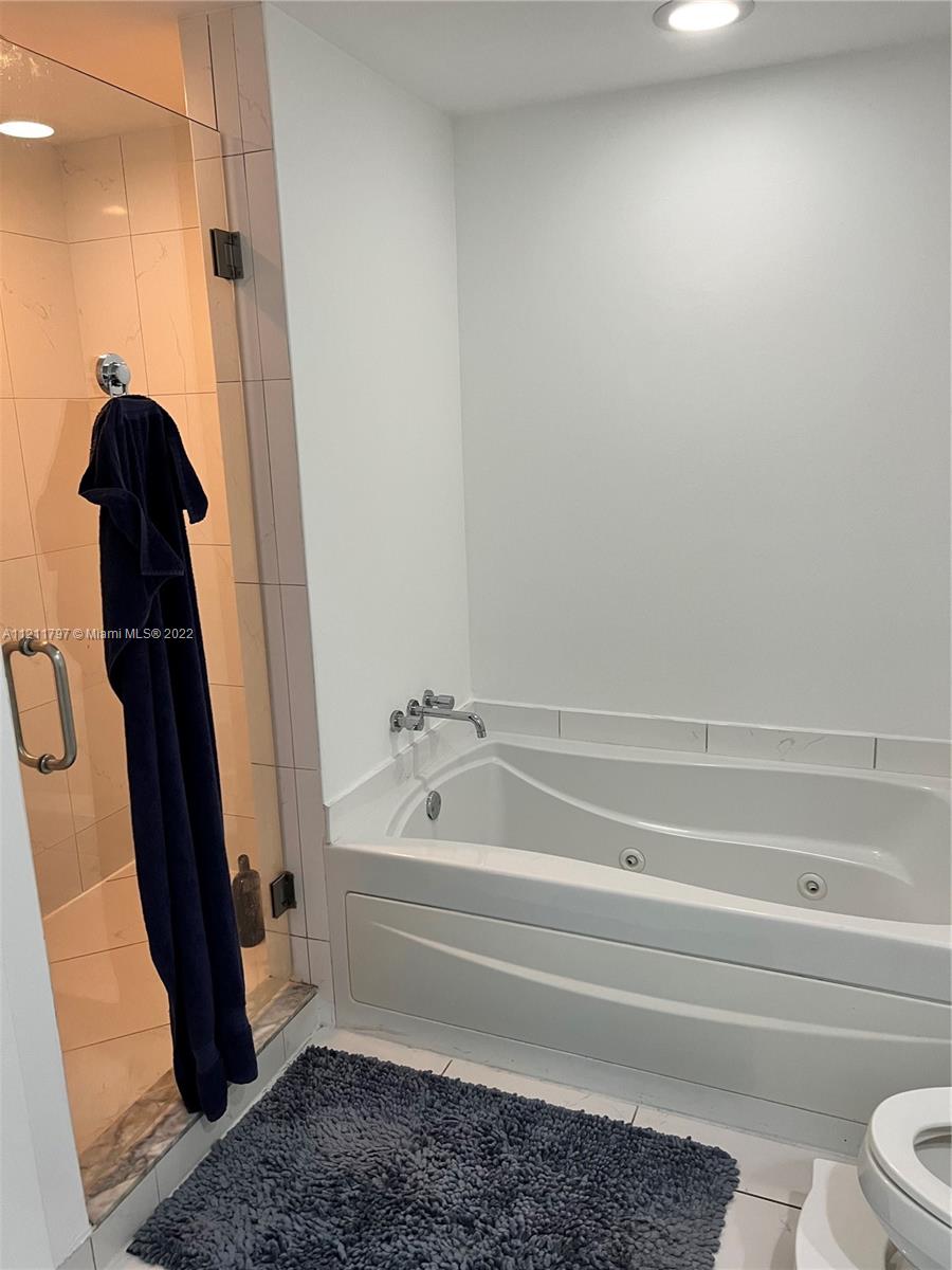 500 BRICKELL EAST CONDO - Residential Lease