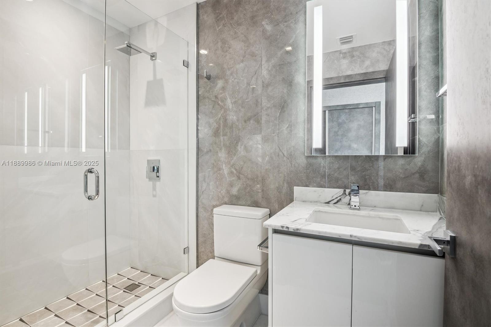 PARQUE TOWERS CONDO - Residential