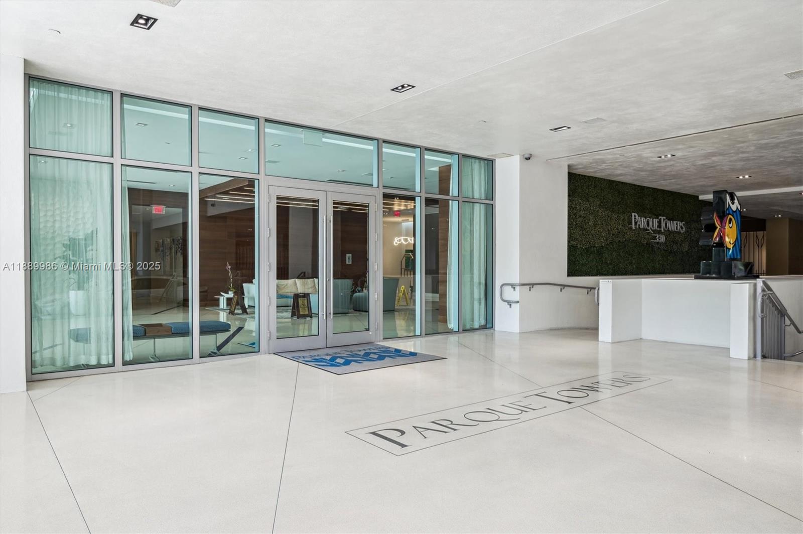 PARQUE TOWERS CONDO - Residential