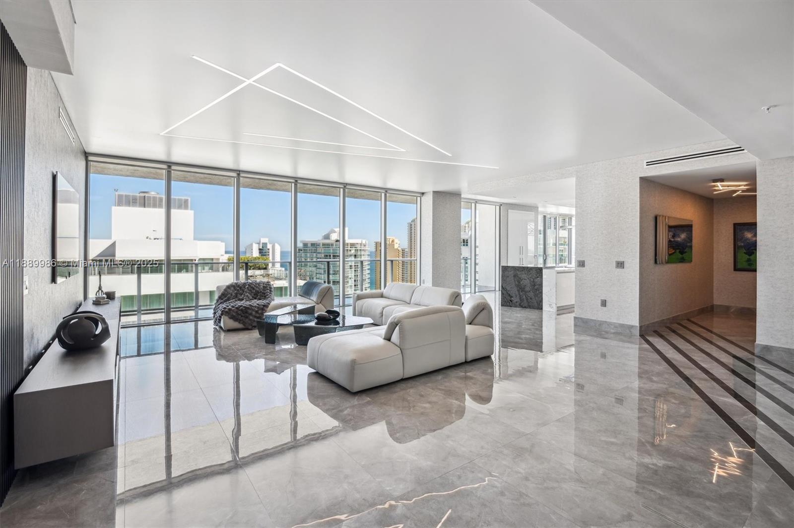 PARQUE TOWERS CONDO - Residential