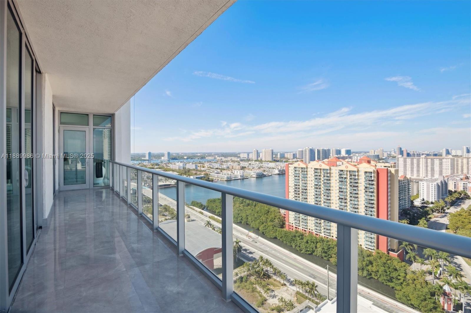 PARQUE TOWERS CONDO - Residential