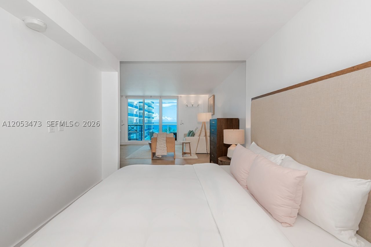 RONEY PALACE CONDO - Residential Lease