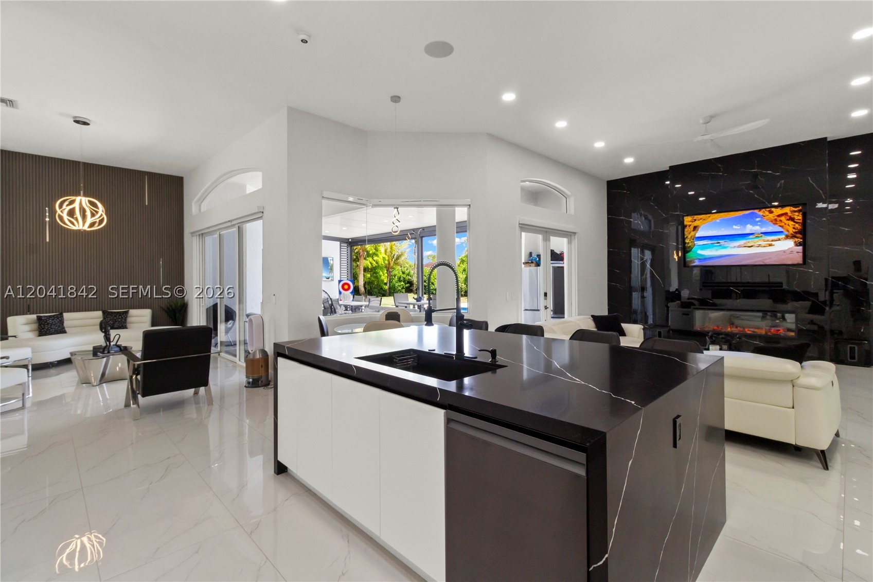 18-42-41~ N 269 FT OF S 1 - Residential
