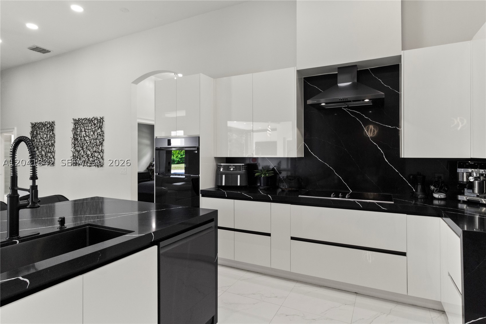 18-42-41~ N 269 FT OF S 1 - Residential