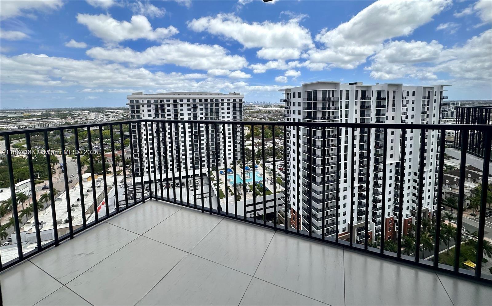 5252 PASEO CONDO - Residential
