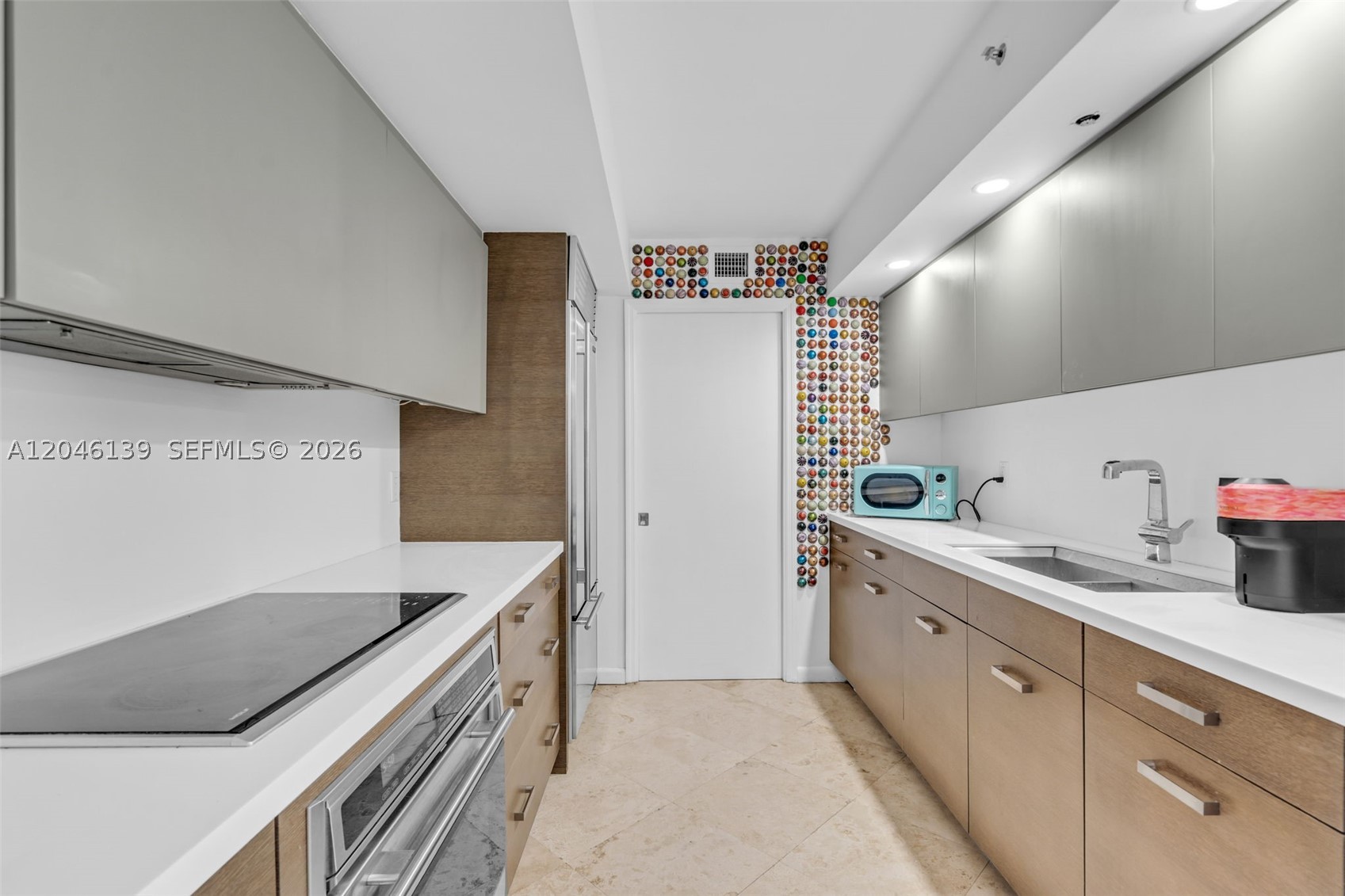 THE COLLINS CONDO - Residential