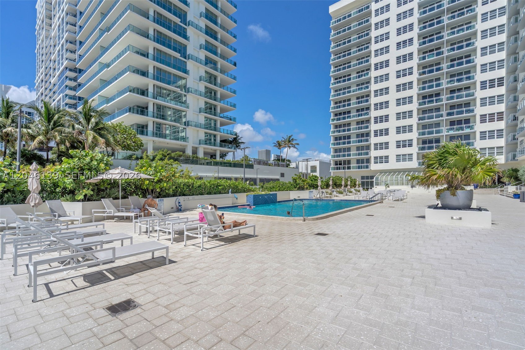 THE COLLINS CONDO - Residential