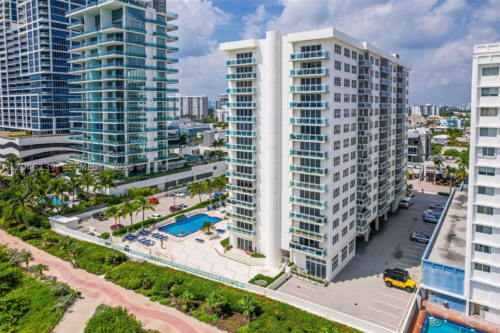THE COLLINS CONDO - Residential