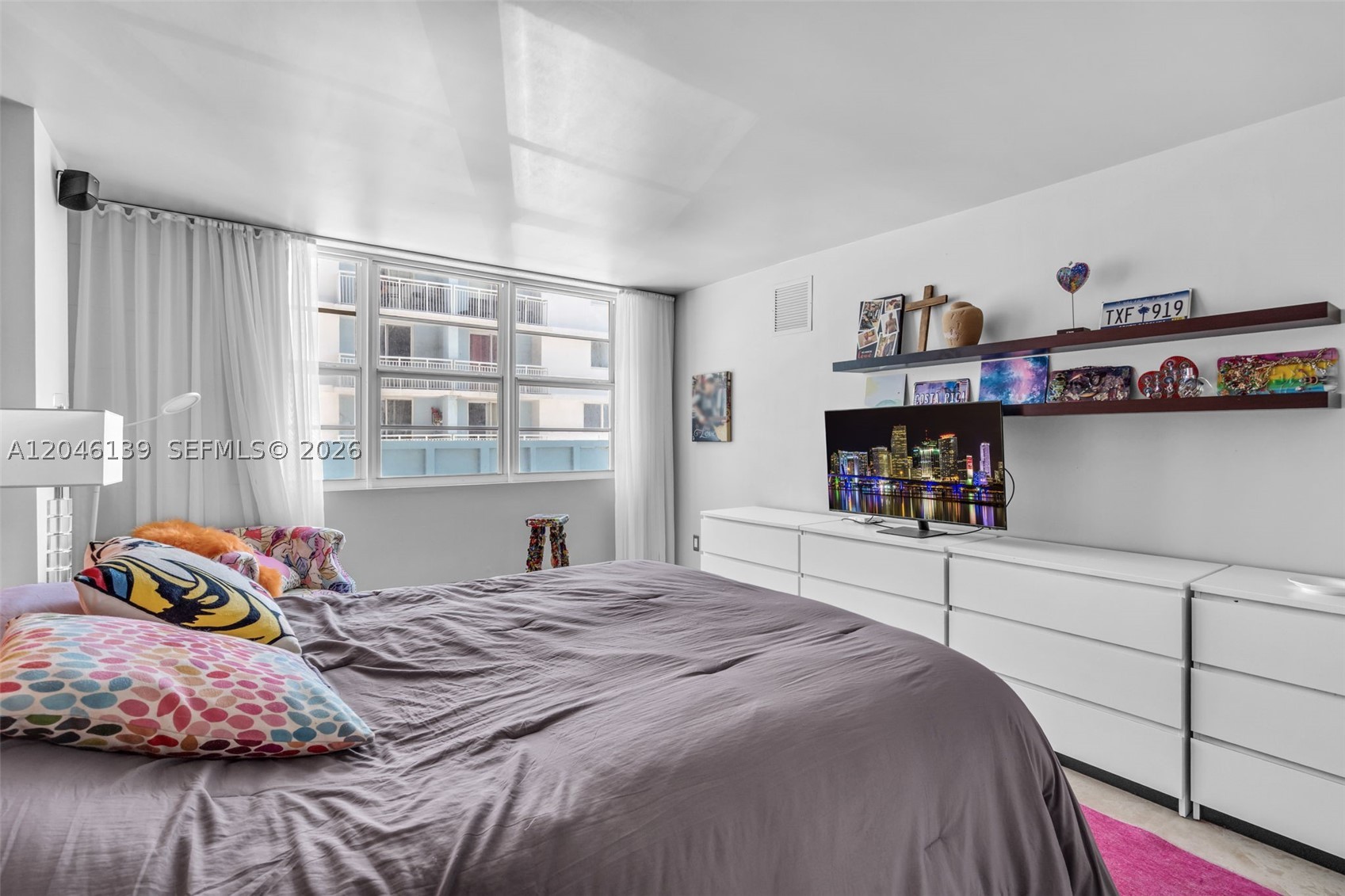 THE COLLINS CONDO - Residential