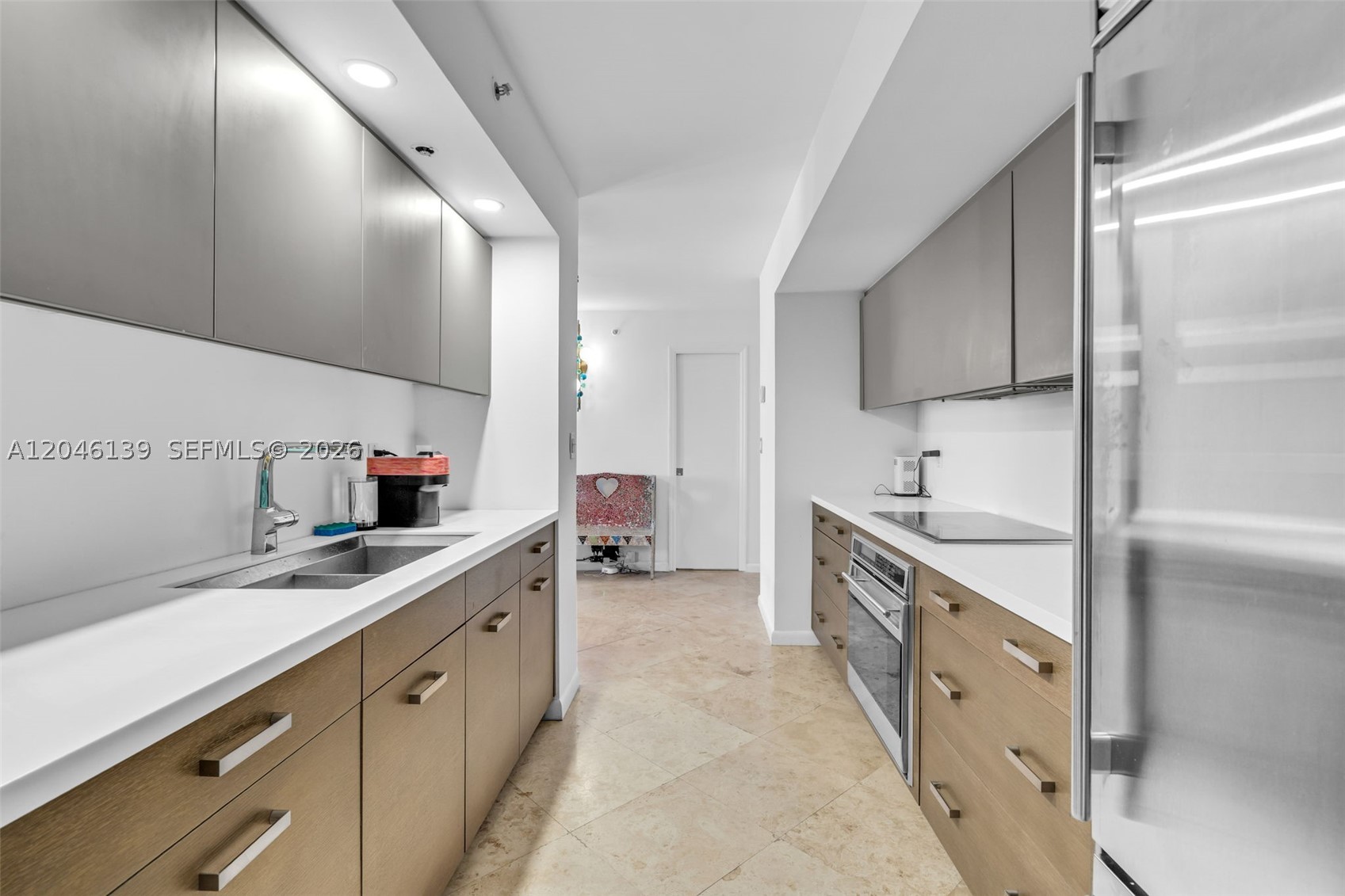 THE COLLINS CONDO - Residential