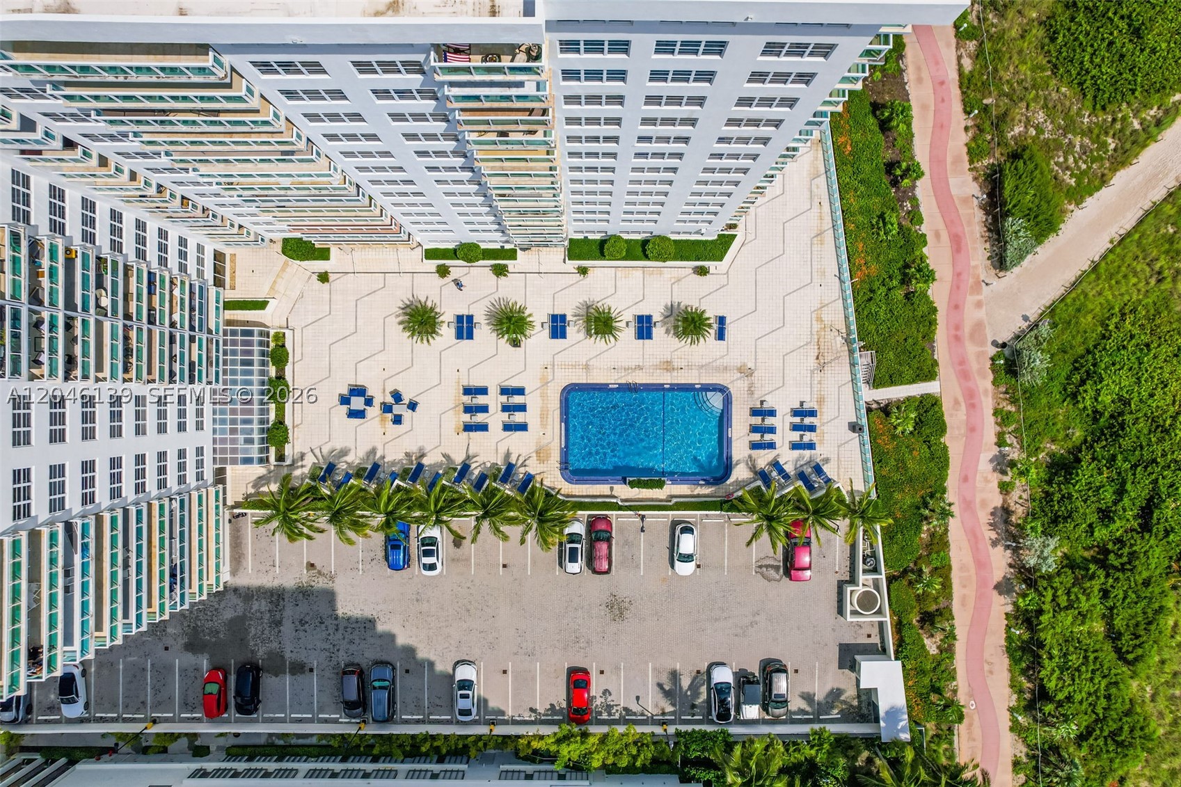 THE COLLINS CONDO - Residential