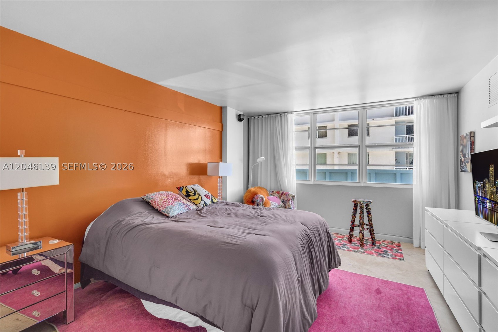 THE COLLINS CONDO - Residential