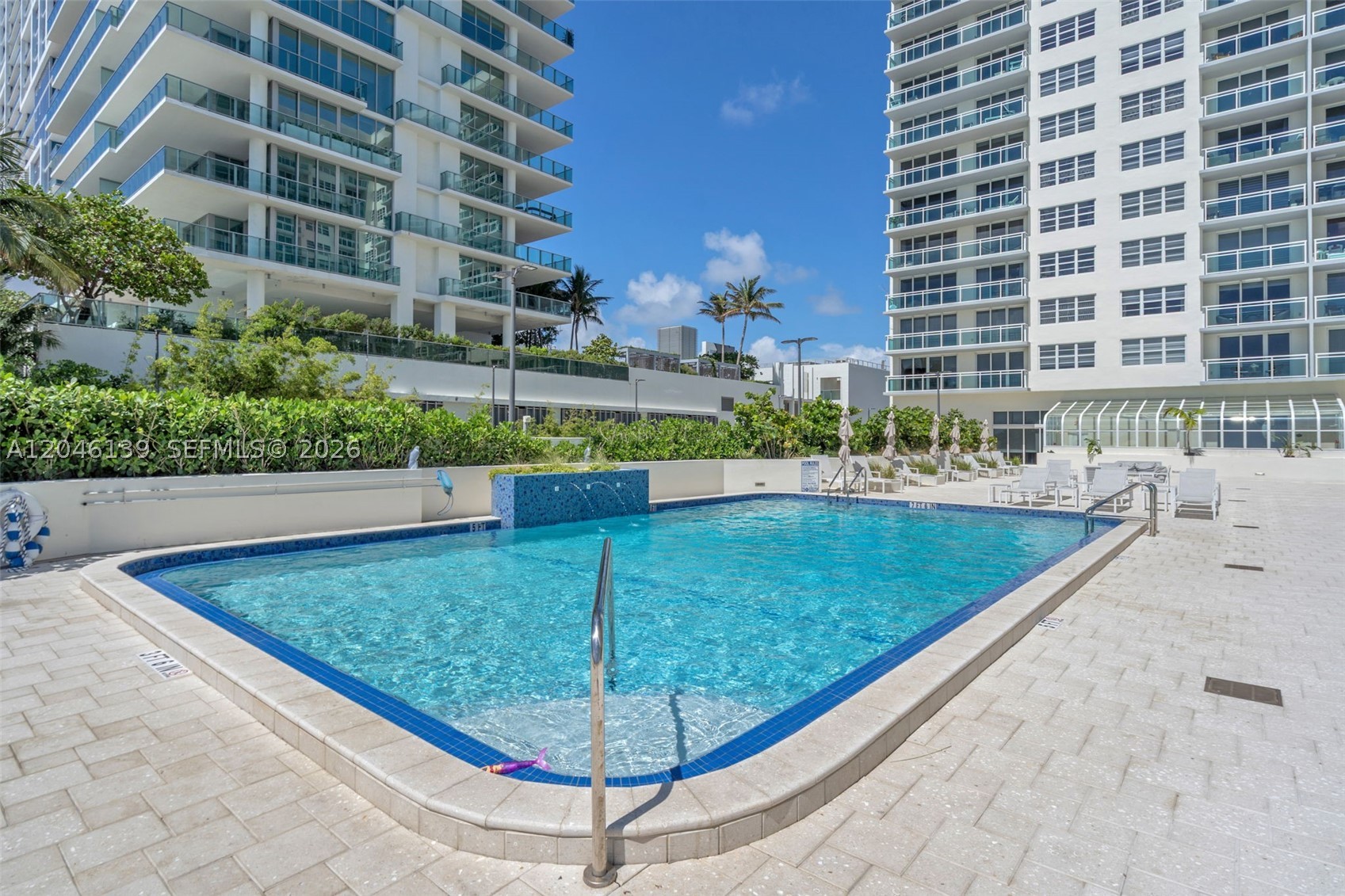 THE COLLINS CONDO - Residential