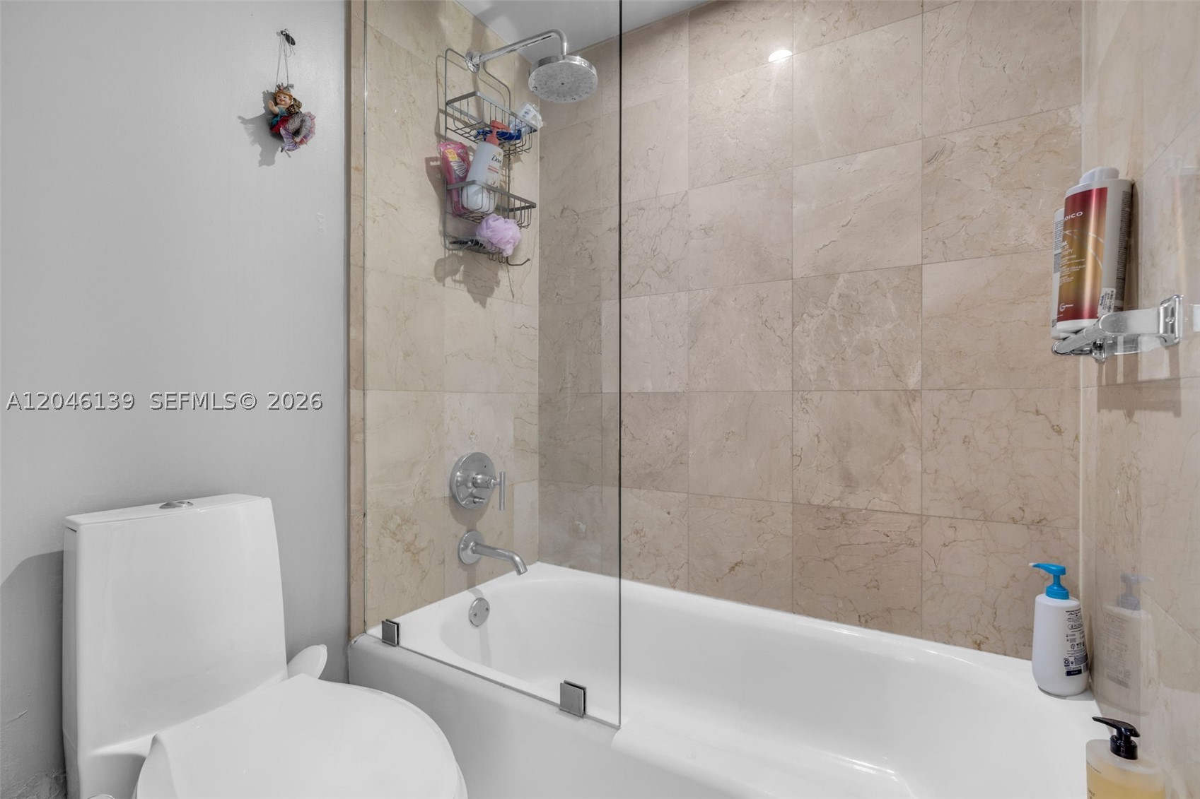 THE COLLINS CONDO - Residential