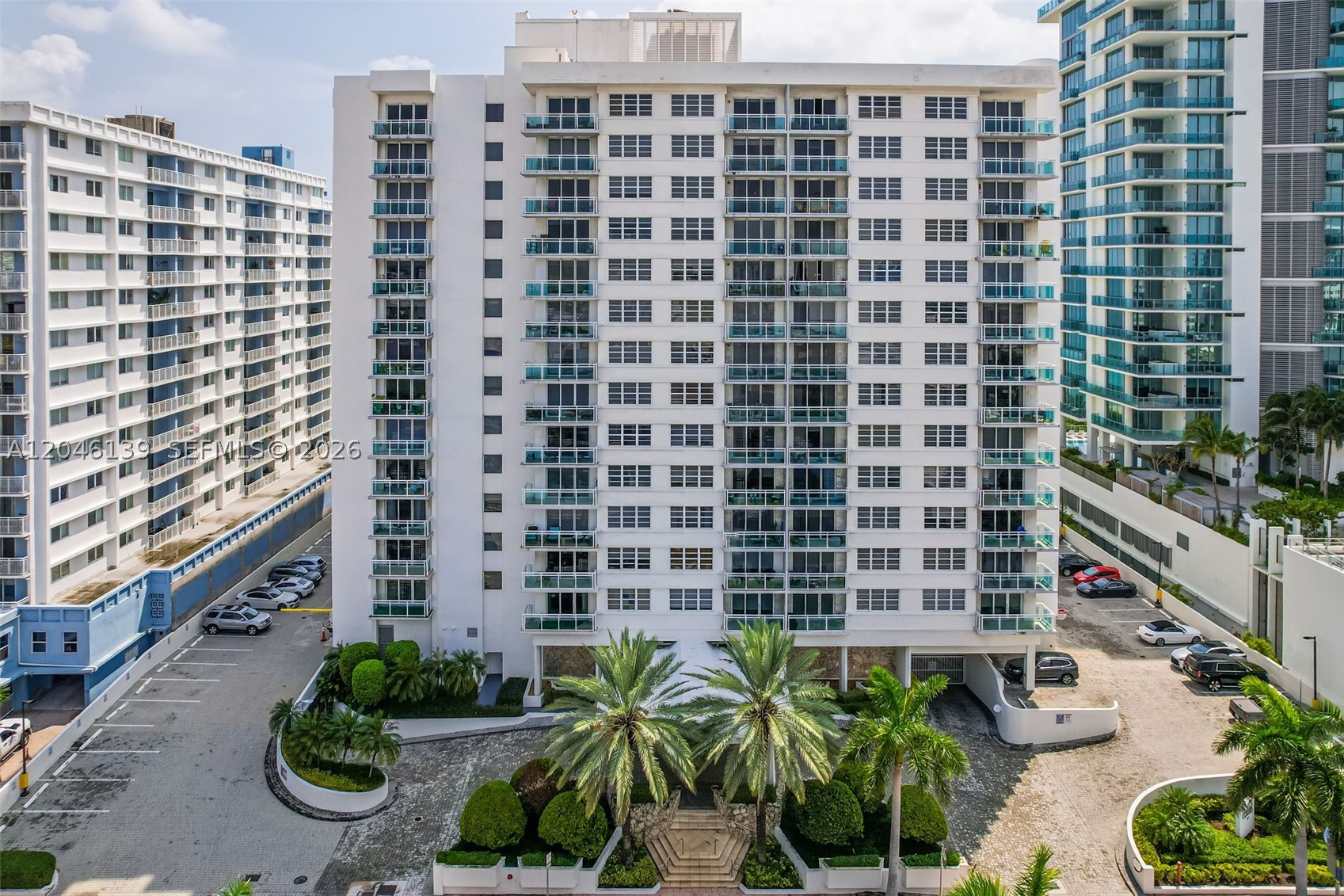 THE COLLINS CONDO - Residential