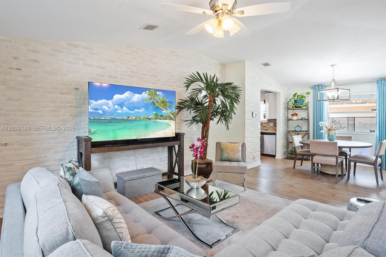 DAVIE LITTLE RANCHES AMEN - Residential Lease