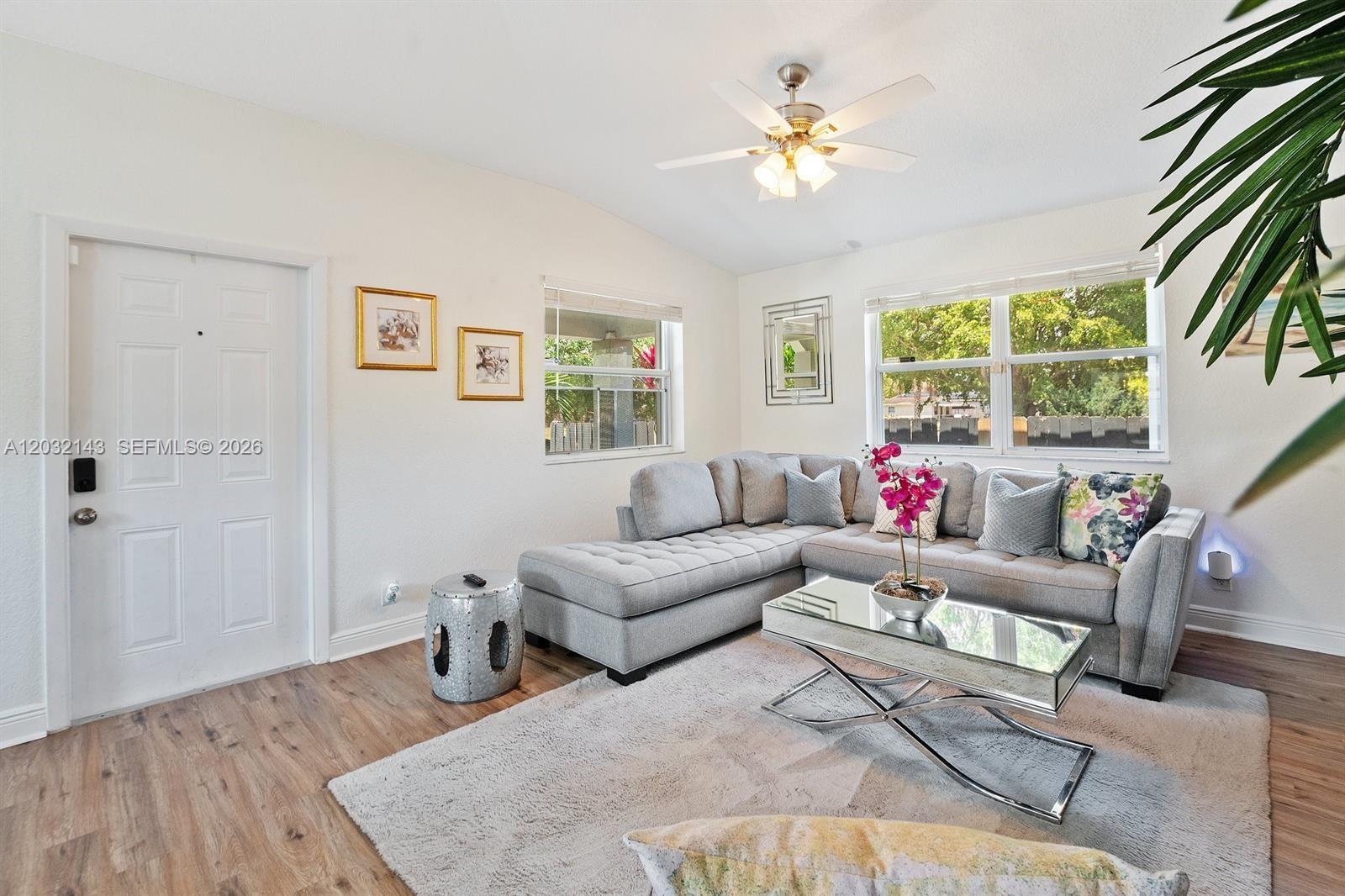 DAVIE LITTLE RANCHES AMEN - Residential Lease