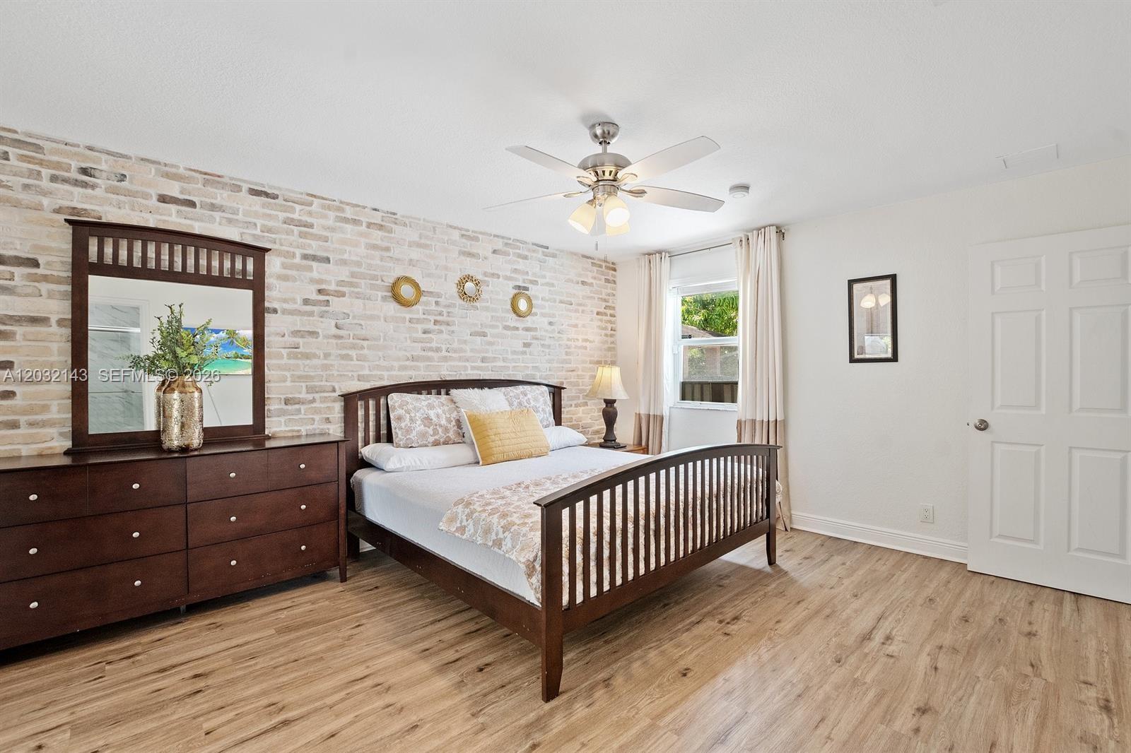 DAVIE LITTLE RANCHES AMEN - Residential Lease