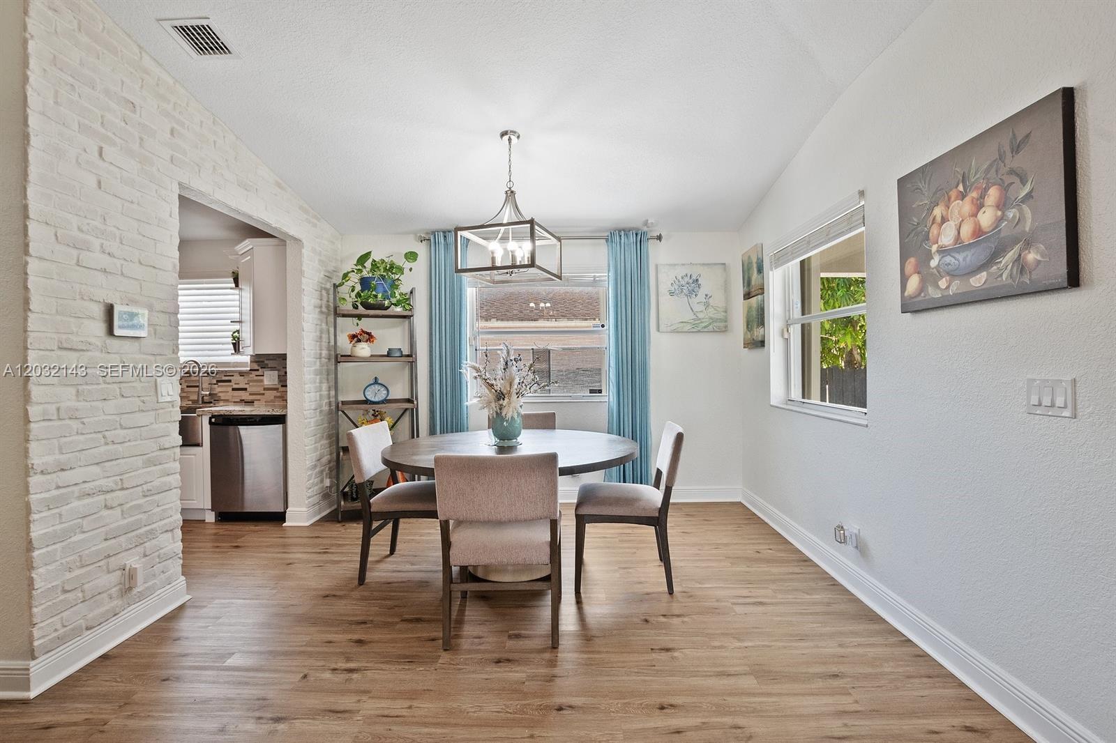 DAVIE LITTLE RANCHES AMEN - Residential Lease