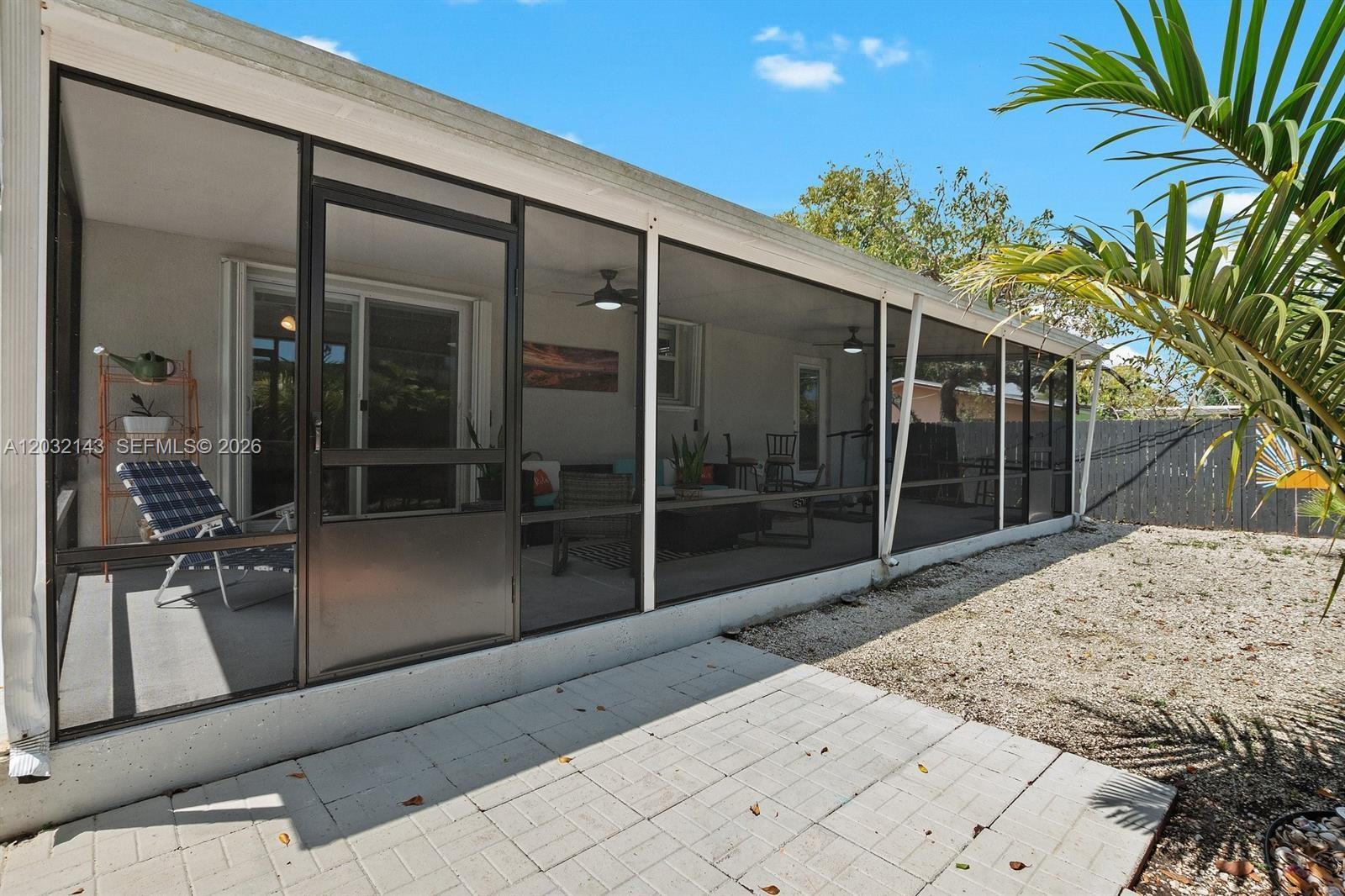 DAVIE LITTLE RANCHES AMEN - Residential Lease