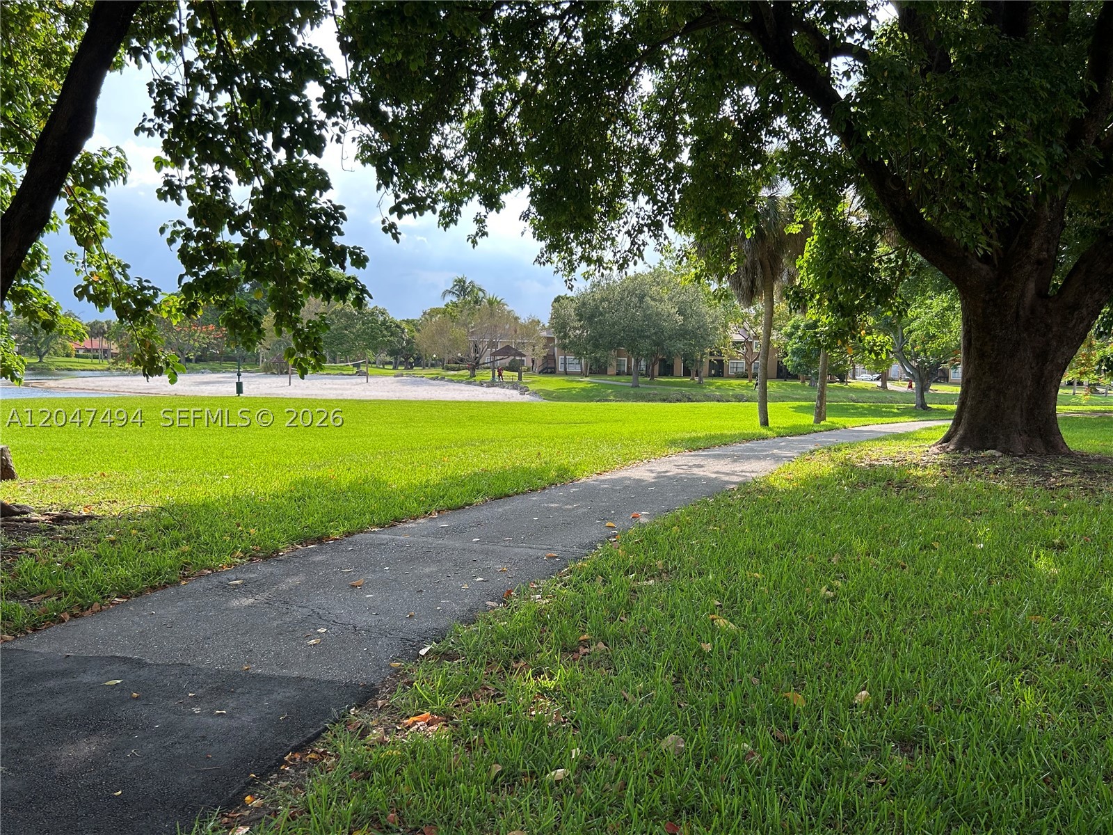 HAMMOCKS TRAILS CONDO - Residential
